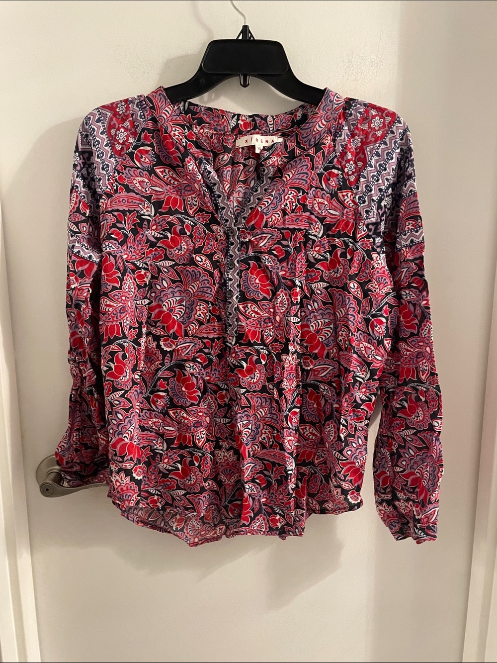 Xirena XS purple and red paisley floral Henley V-Neck popover L/S Blouse
